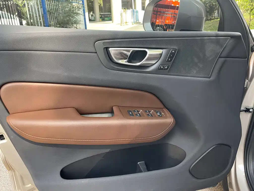 Volvo XC60 — миниатюра 7