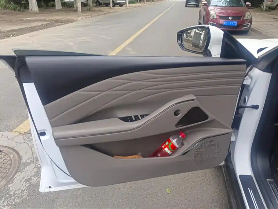Geely Galaxy Galaxy 8 8 2025 130km EM-i Flagship