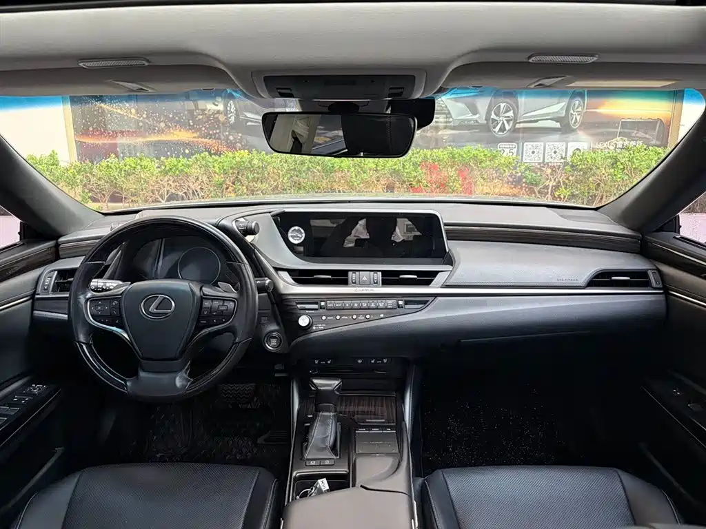 Lexus ES — миниатюра 13