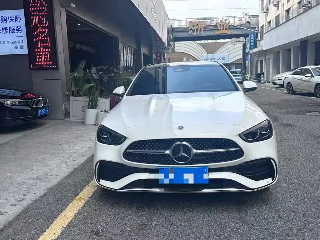 Mercedes-Benz C-Class — миниатюра 2