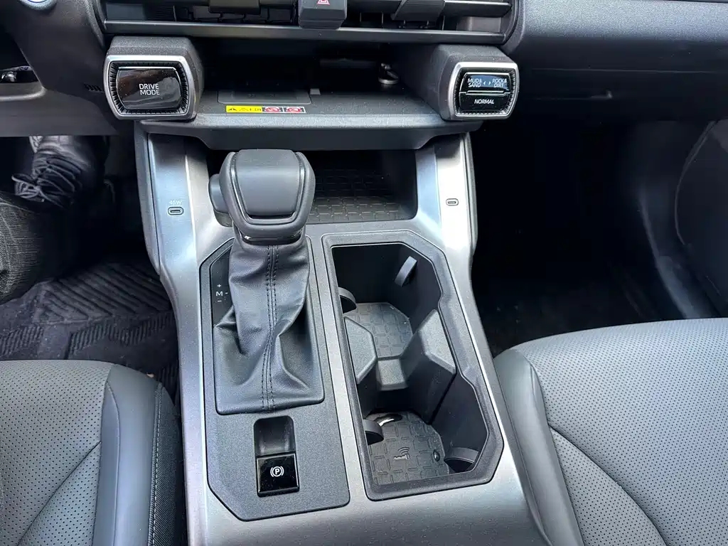 Toyota RAV4 — миниатюра 11