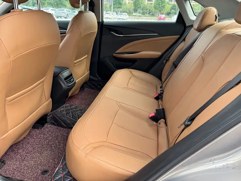 Buick Excelle — миниатюра 9