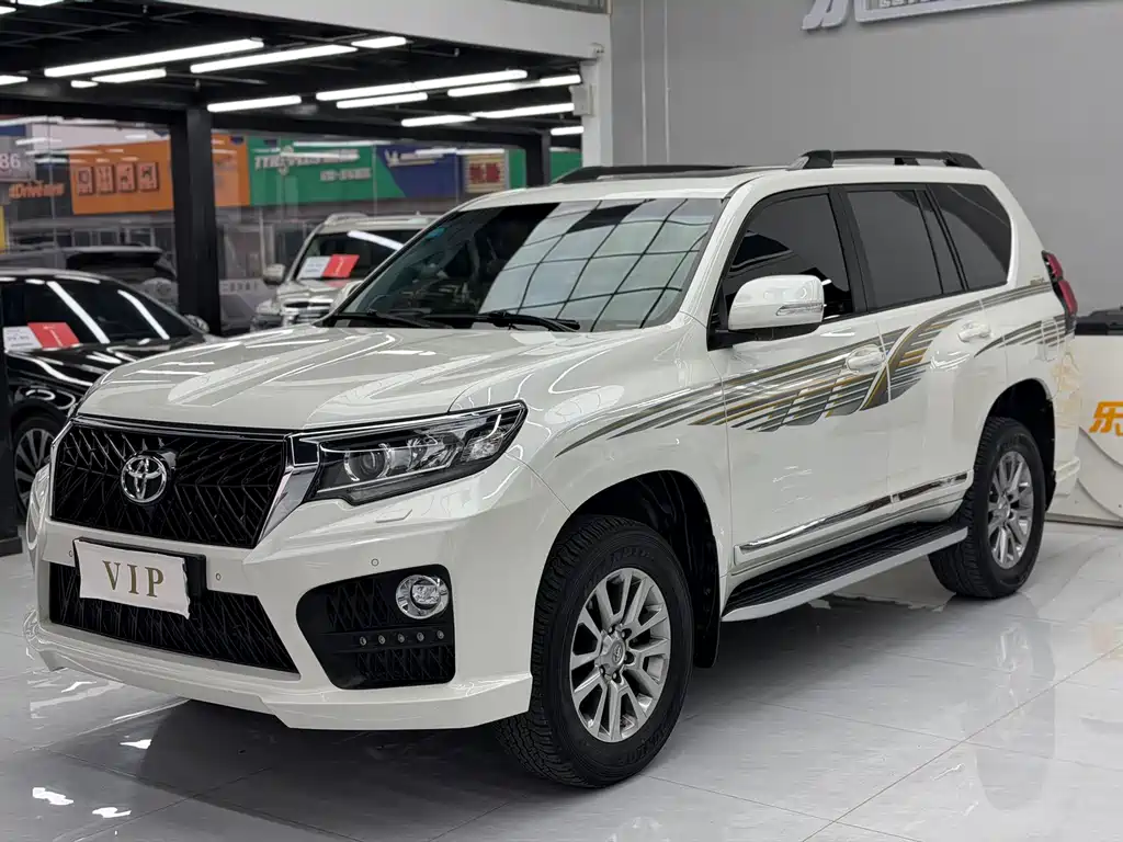 TOYOTA PRADO