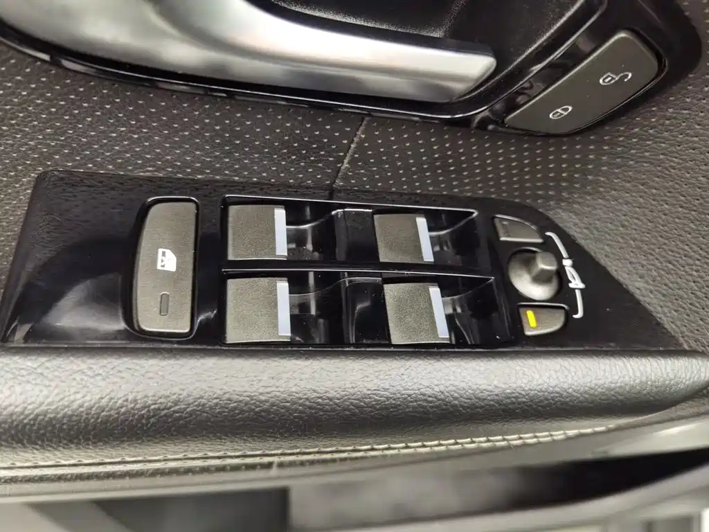 Land Rover Evoque (Import) — миниатюра 9