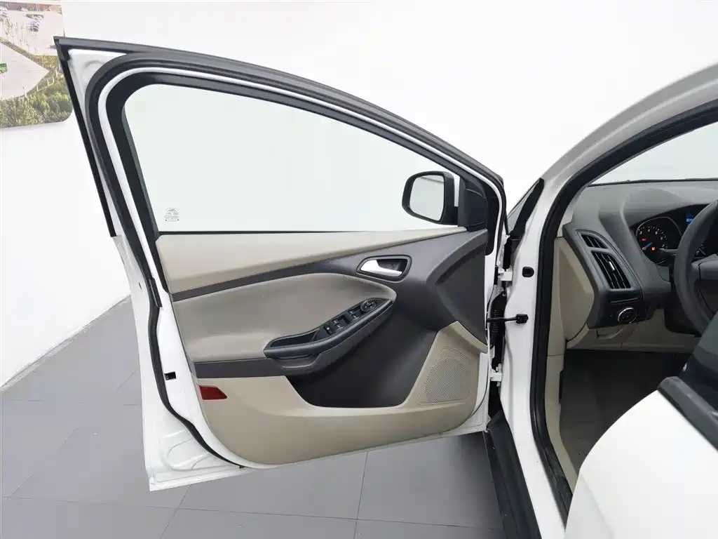 Ford Focus 2012 1.6L AT Comfort