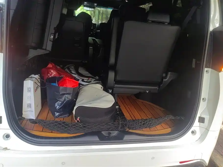 Toyota Vellfire 2020 2.5L HV Luxury