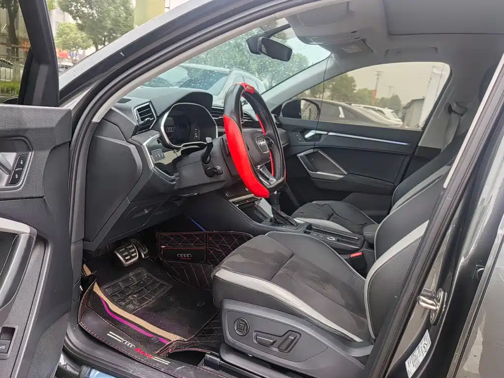 Audi Q3 2023 35 TFSI Fashion (1.4T)