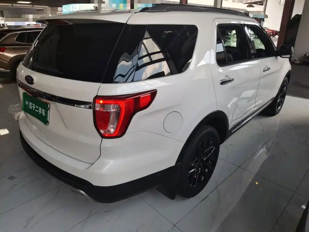 Ford Explorer (Import) — миниатюра 7