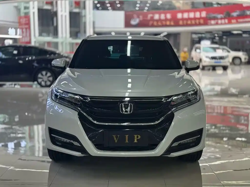 HONDA UR V