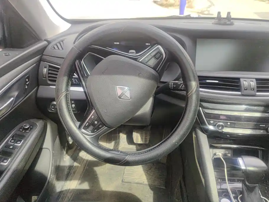 Borgward BX7 — миниатюра 15
