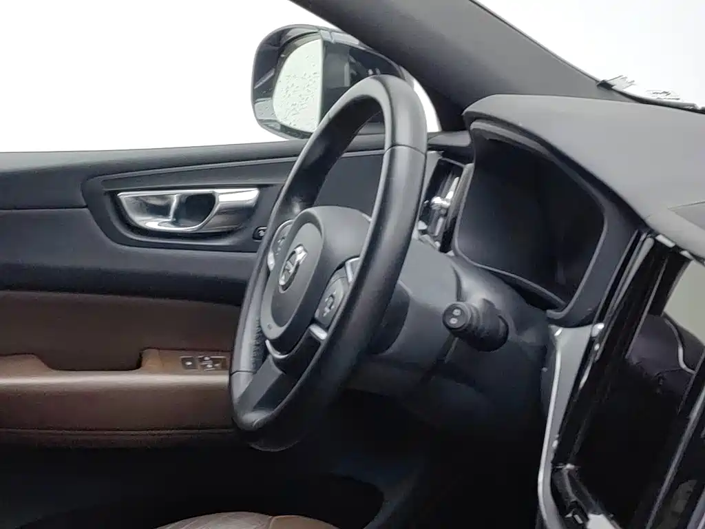Volvo XC60 — миниатюра 22