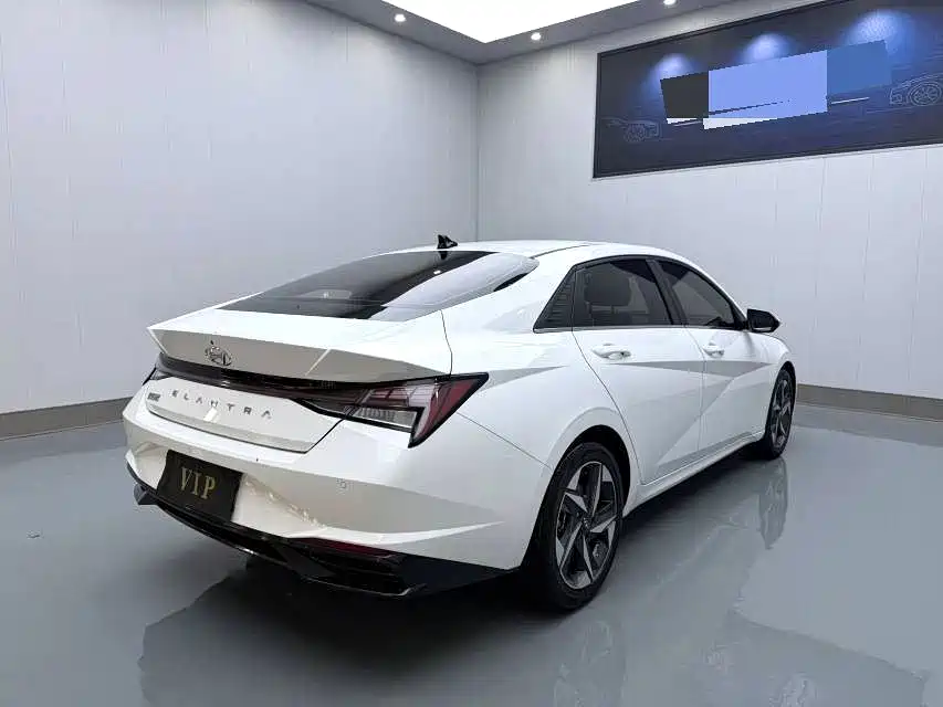 Hyundai Elantra — миниатюра 4