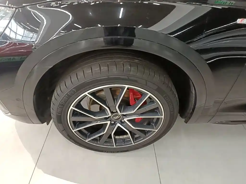 Audi Q5L — миниатюра 23