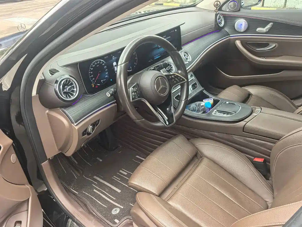 Mercedes-Benz E-Class — миниатюра 10