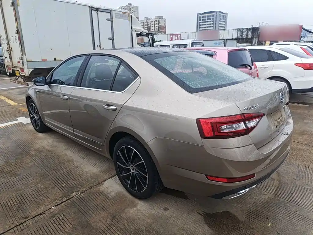 Skoda Octavia — миниатюра 5