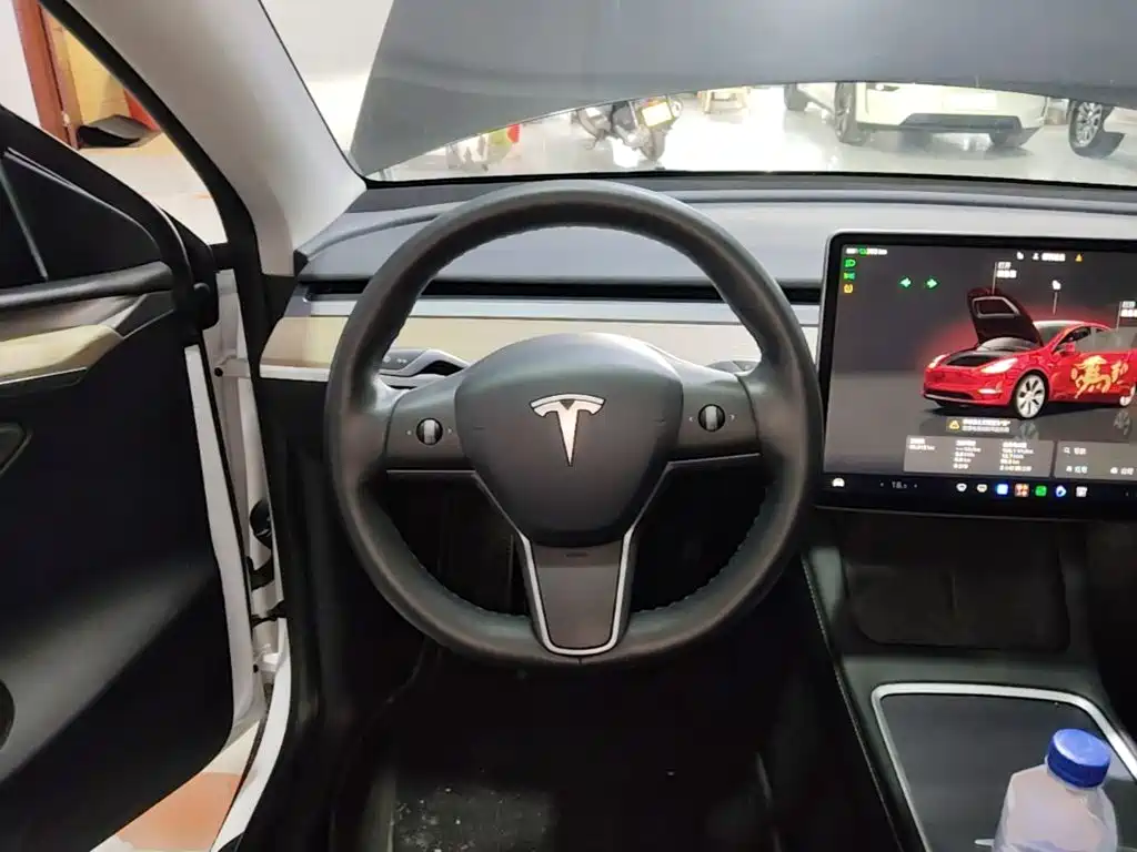 Tesla Model Y 2022 — фото 10