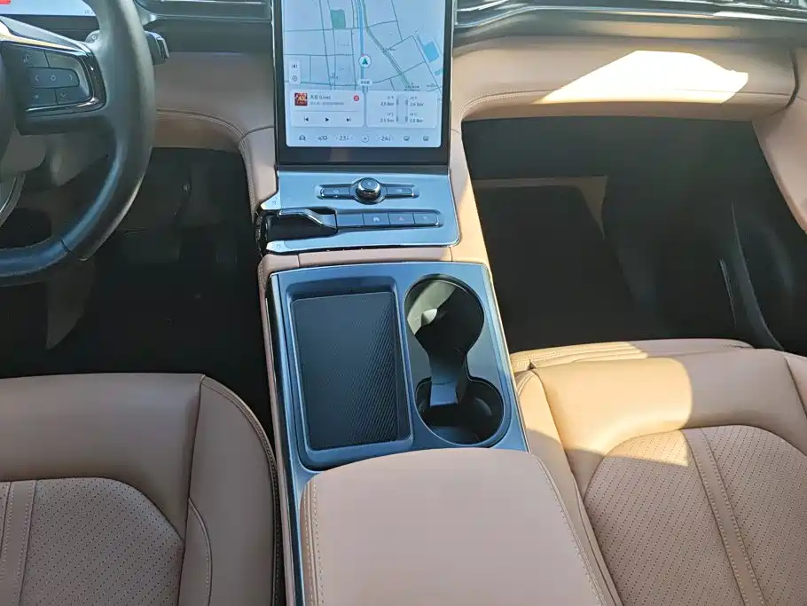 NIO ES6 — миниатюра 16
