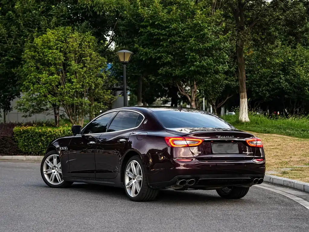 Maserati Quattroporte — миниатюра 4
