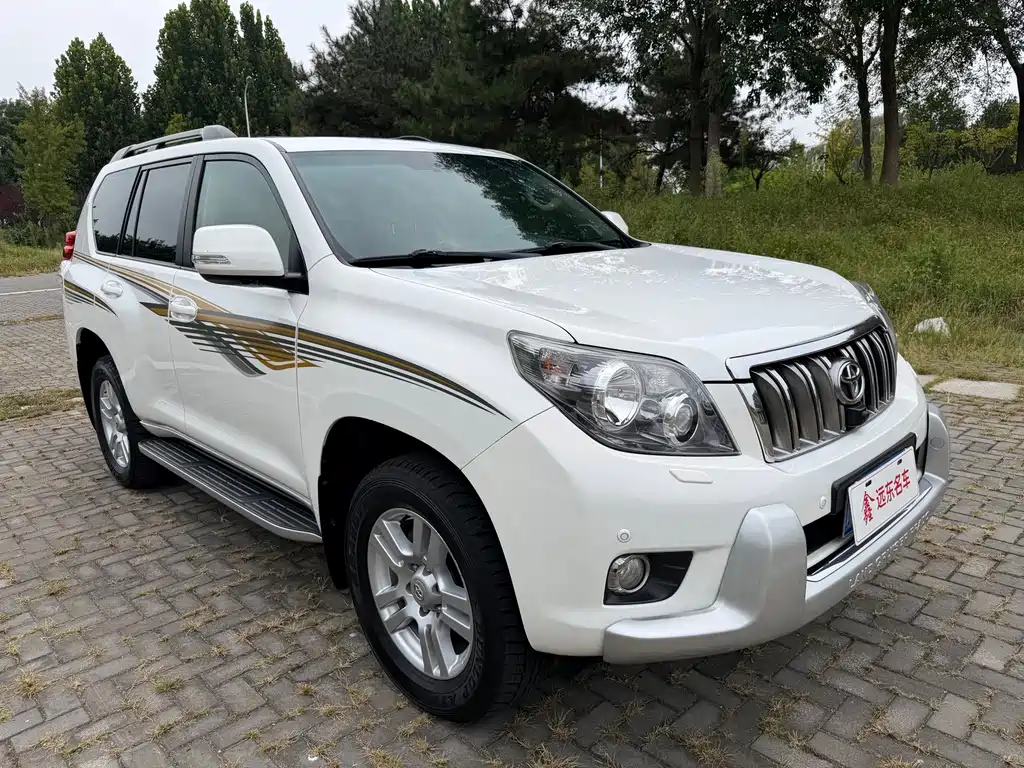 Toyota Land Cruiser Prado 2010 4.0L AT VX NAVI