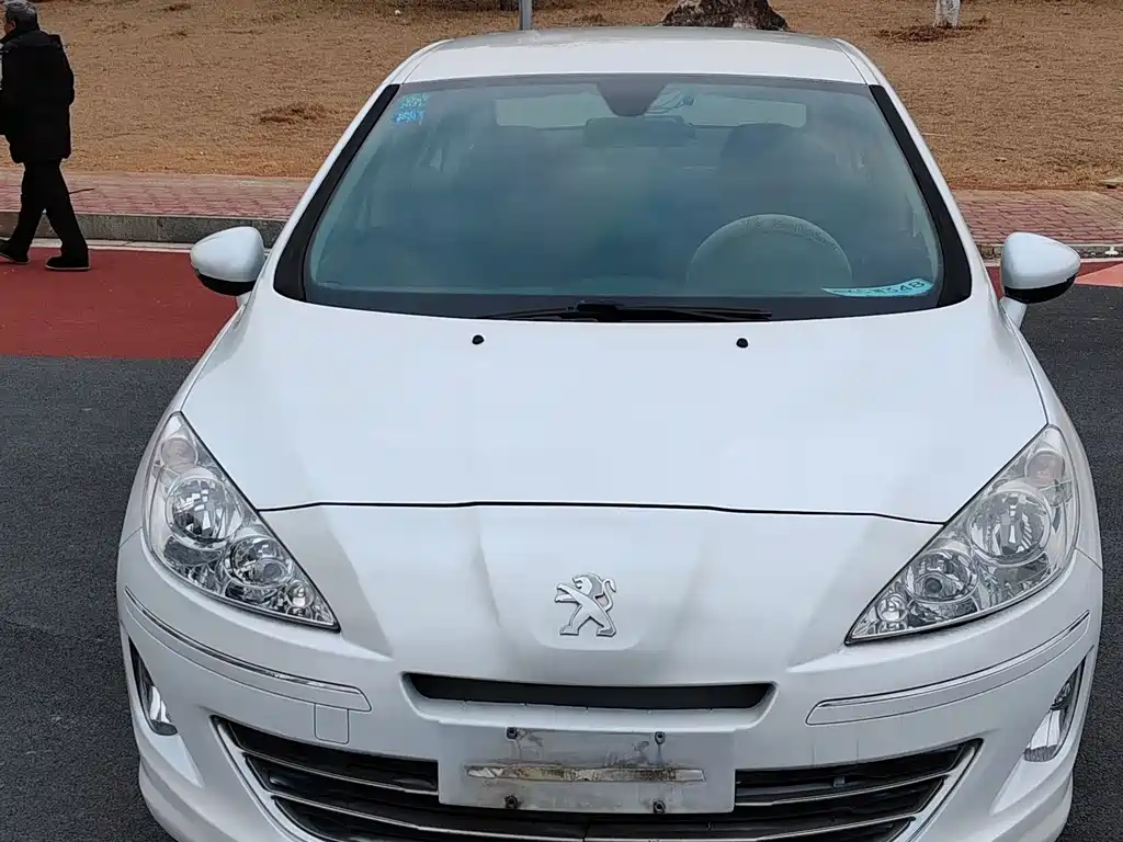 Peugeot 408 2013 1.6L AT Comfort