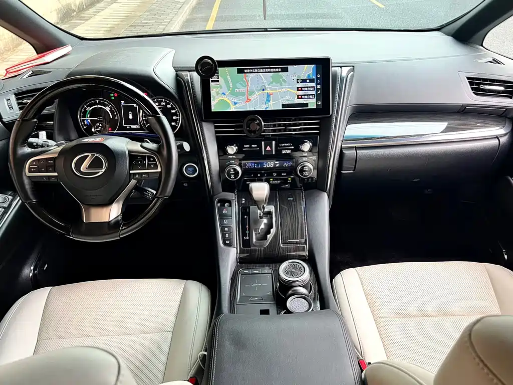 Lexus LM — миниатюра 15