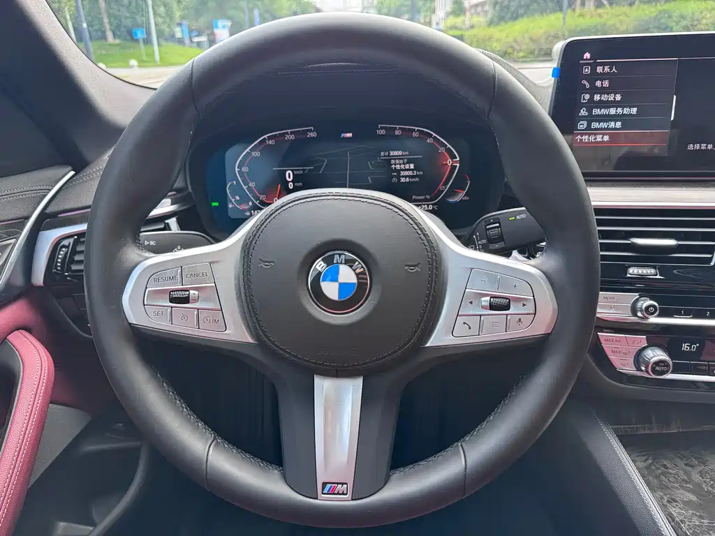 BMW 5 Series — миниатюра 12