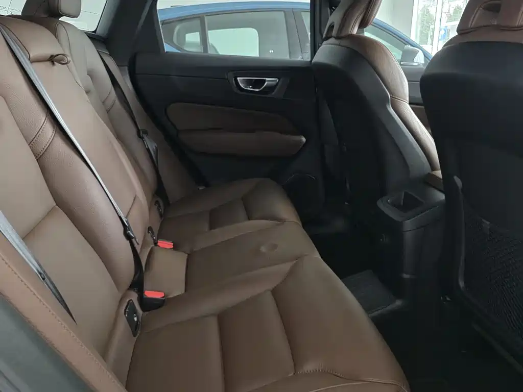 VOLVO XC60 PLUG IN HYBRID