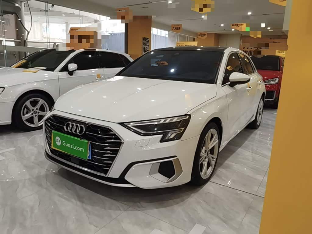 Audi A3 1.4 л 2023 г. Белый, пробег 42100 км