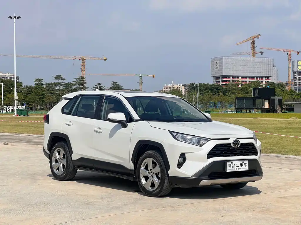 Toyota RAV4 — миниатюра 3