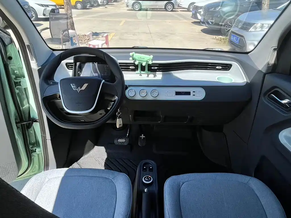 Wuling MINIEV — миниатюра 5