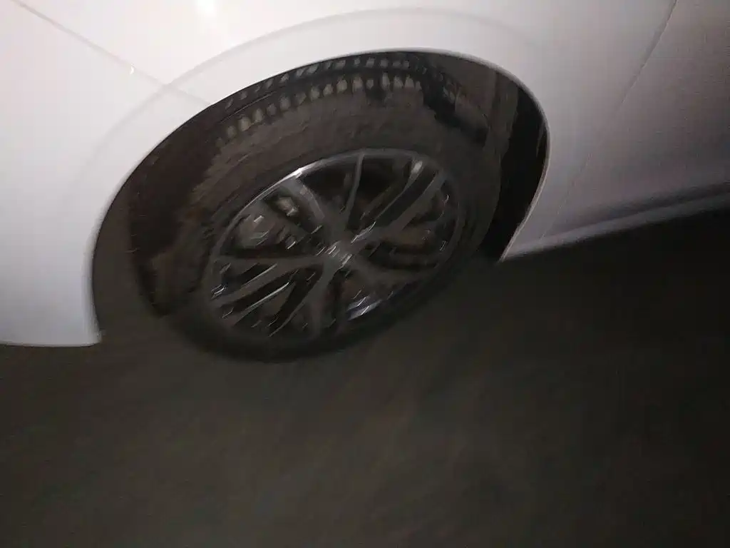 Geely Emgrand — миниатюра 25