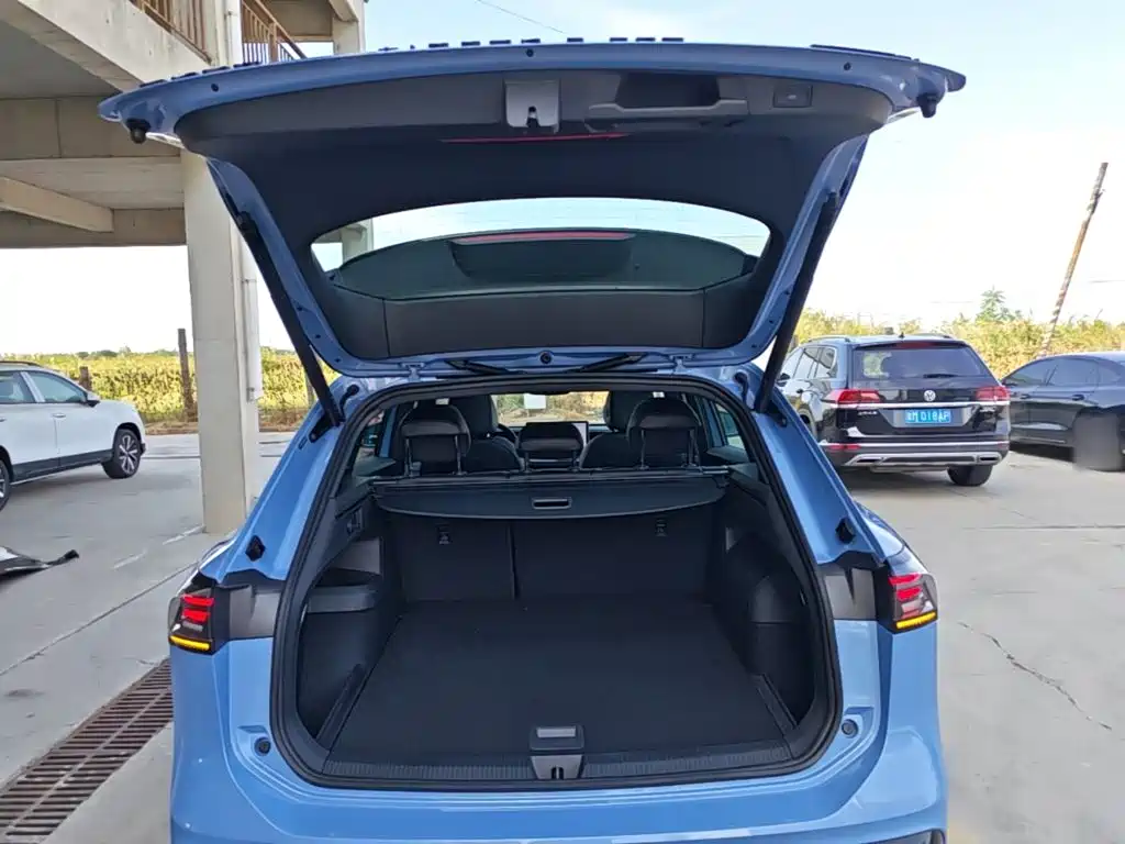 Volkswagen Tiguan L — миниатюра 19