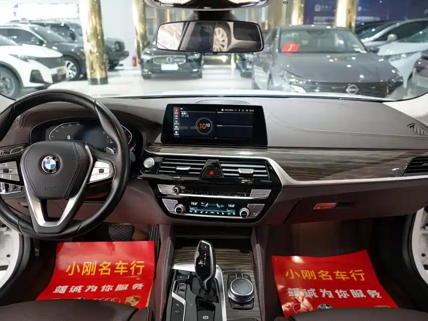 BMW 5 Series — миниатюра 4