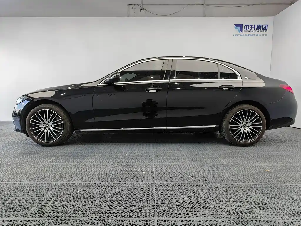Mercedes-Benz C-Class — миниатюра 7