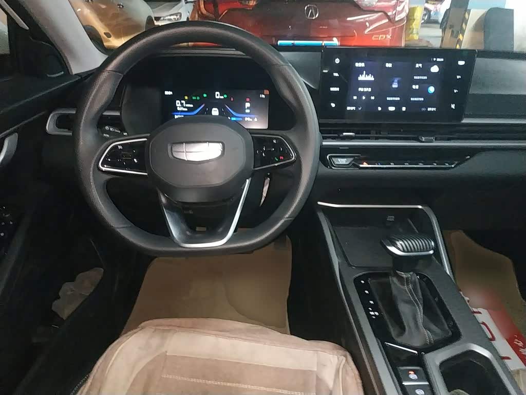 Geely Emgrand 1.5 л 2025 г. Белый, пробег 3400 км