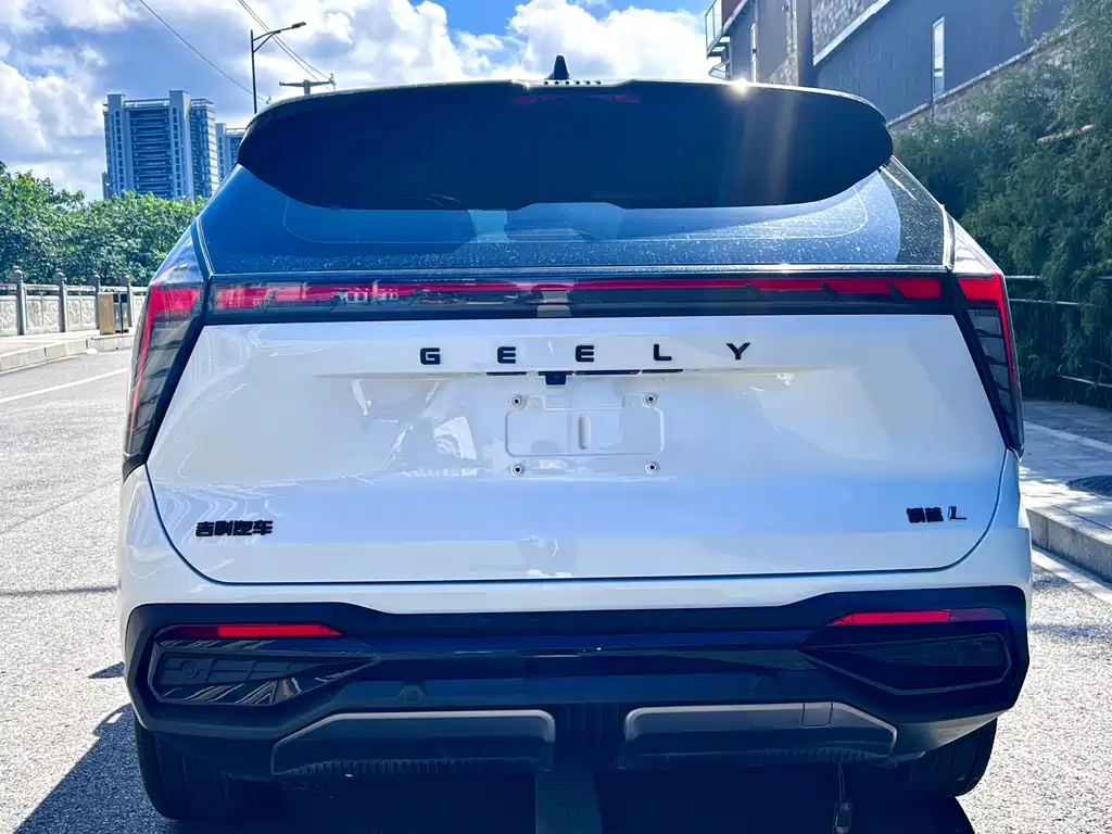 Geely Atlas L 2023 — фото 7