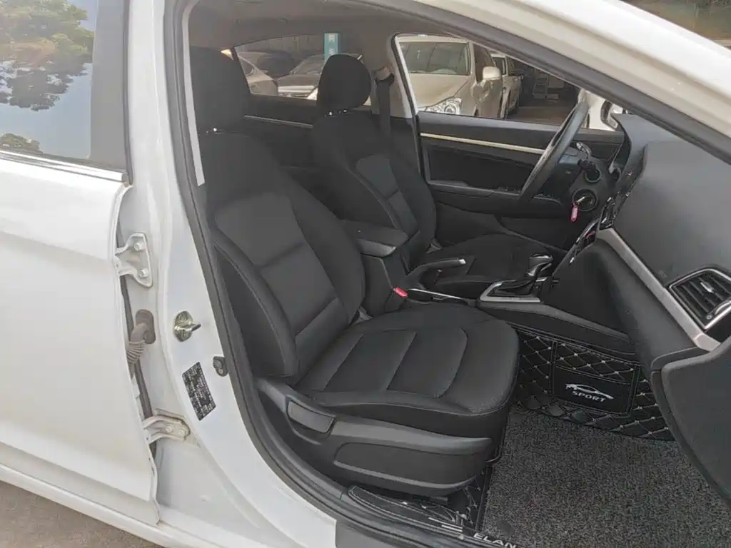 Hyundai Elantra — миниатюра 25