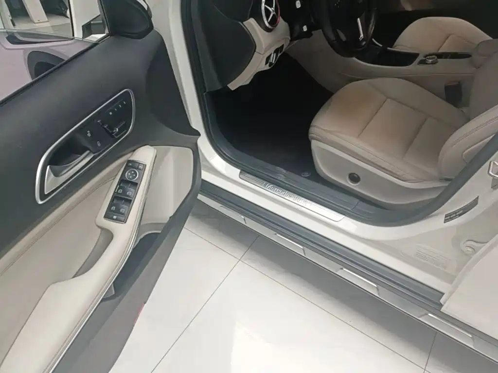 Mercedes-Benz GLA — миниатюра 16