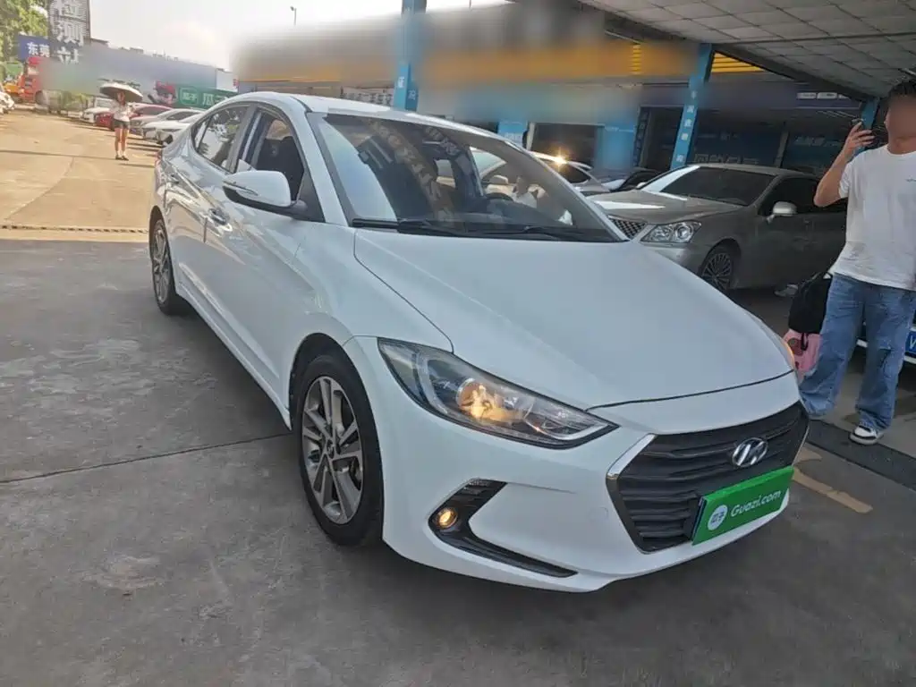 Hyundai Elantra — миниатюра 4