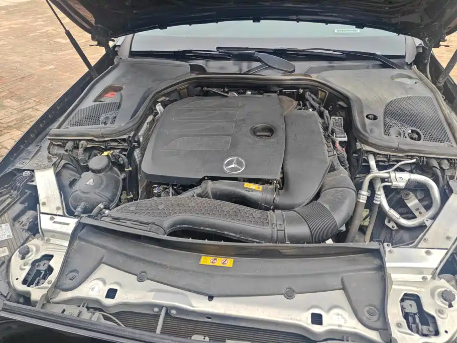 Mercedes-Benz E-Class — миниатюра 10