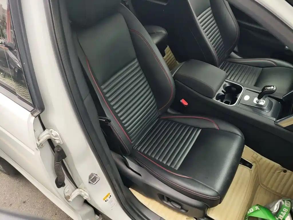 Land Rover Discovery Sport — миниатюра 25