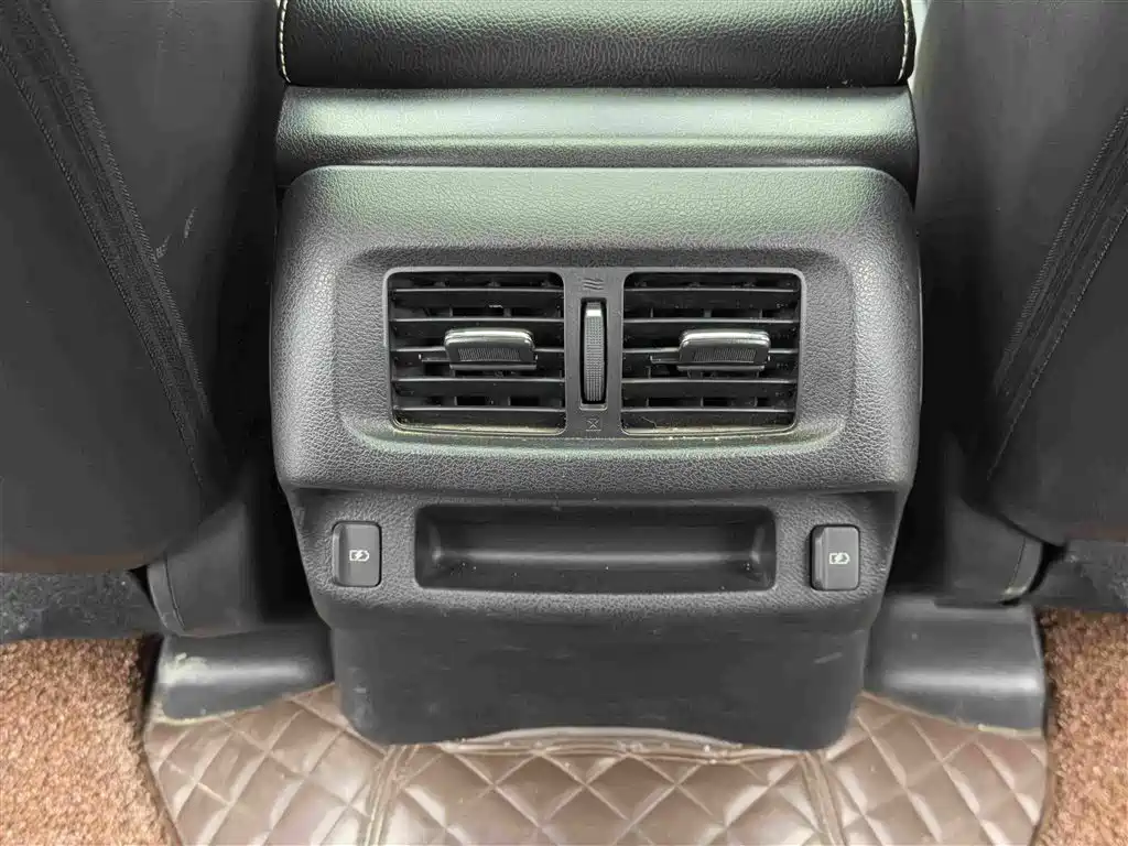 Nissan Terra — миниатюра 14
