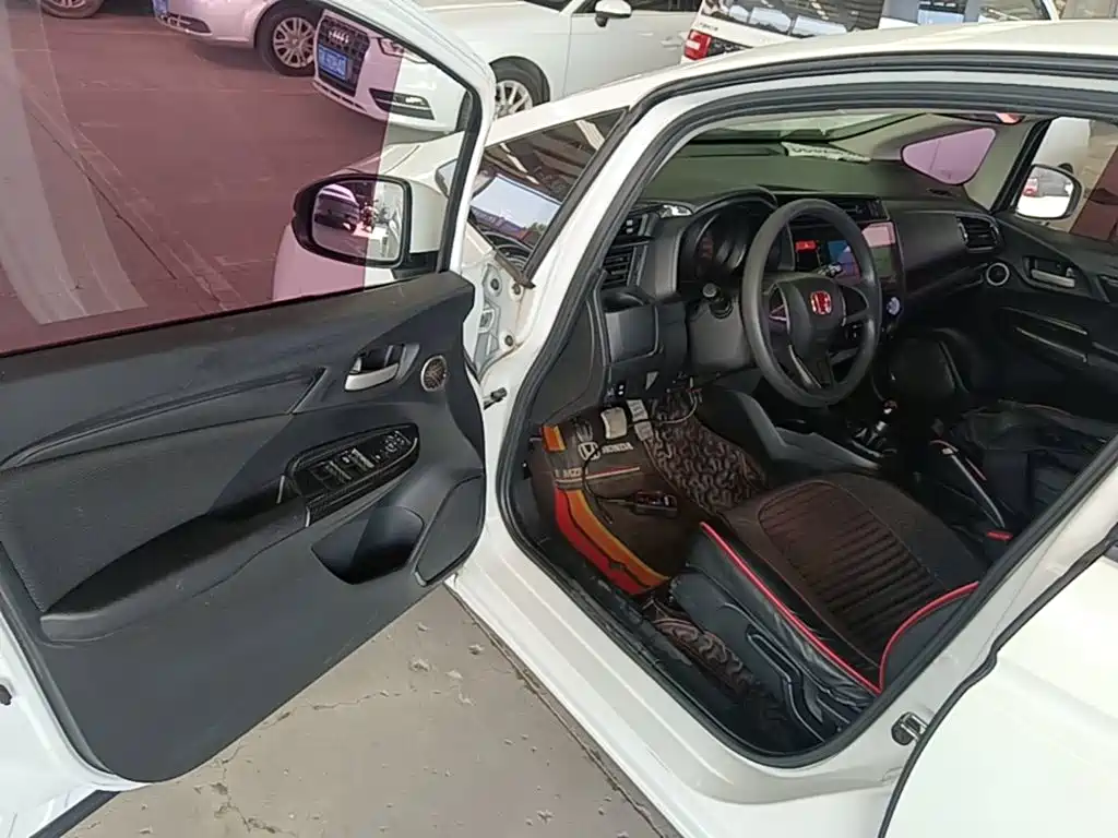 Honda Fit — миниатюра 16