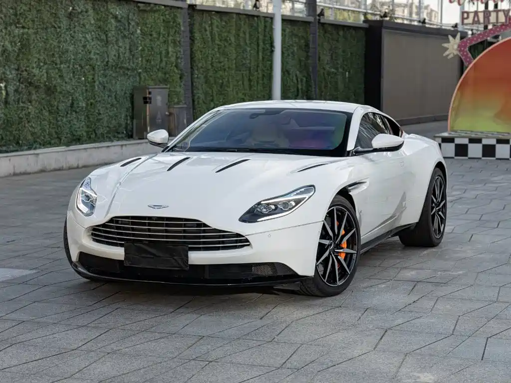 Aston Martin DB11 2019