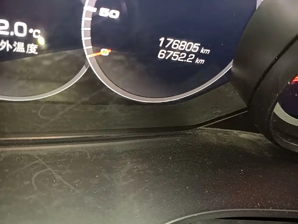 Porsche Cayenne — миниатюра 12