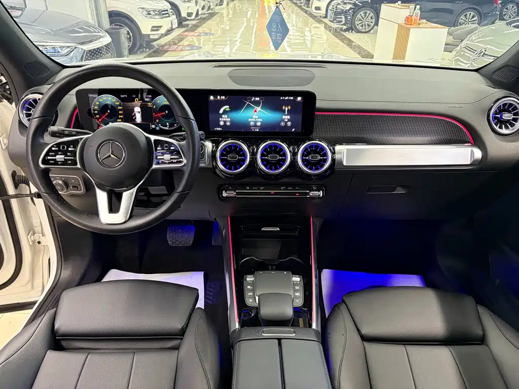 Mercedes-Benz GLB — миниатюра 8