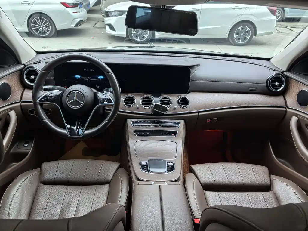 MERCEDES-BENZ E CLASS