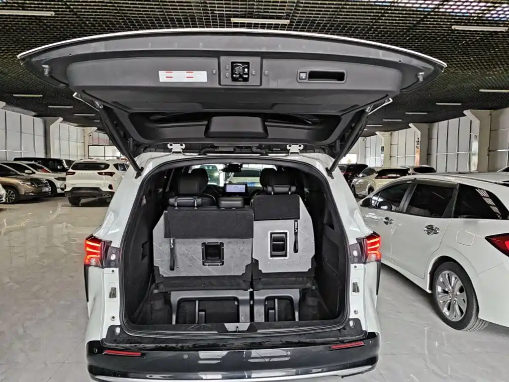 Toyota Sienna — миниатюра 19