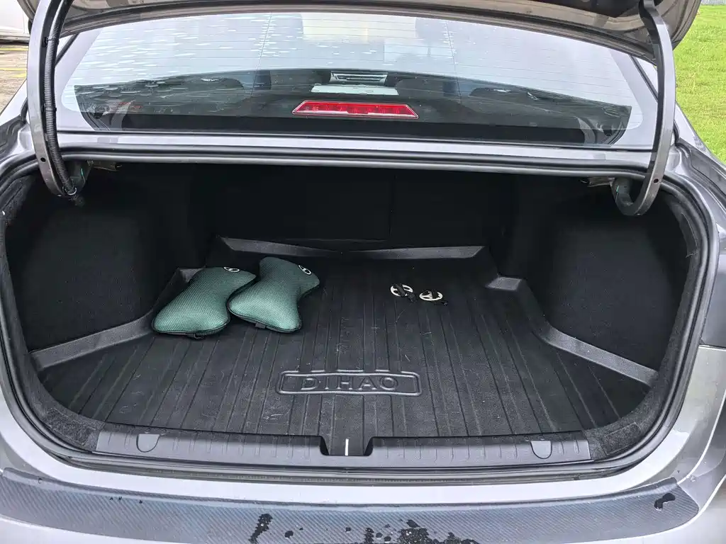 Geely Emgrand — миниатюра 13