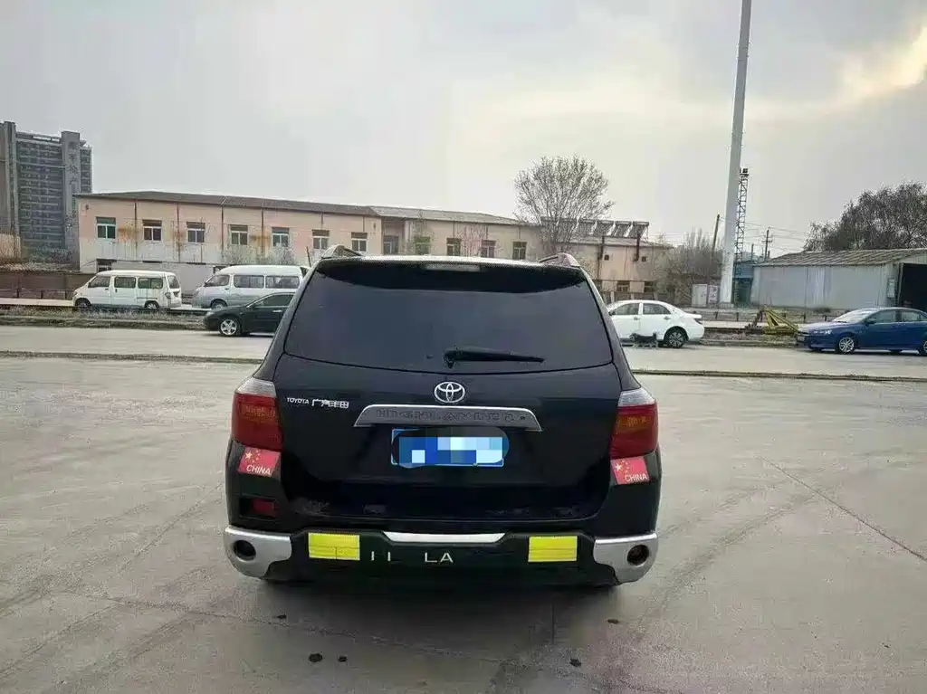 Toyota Highlander 2011 2.7L 7 мест Luxury